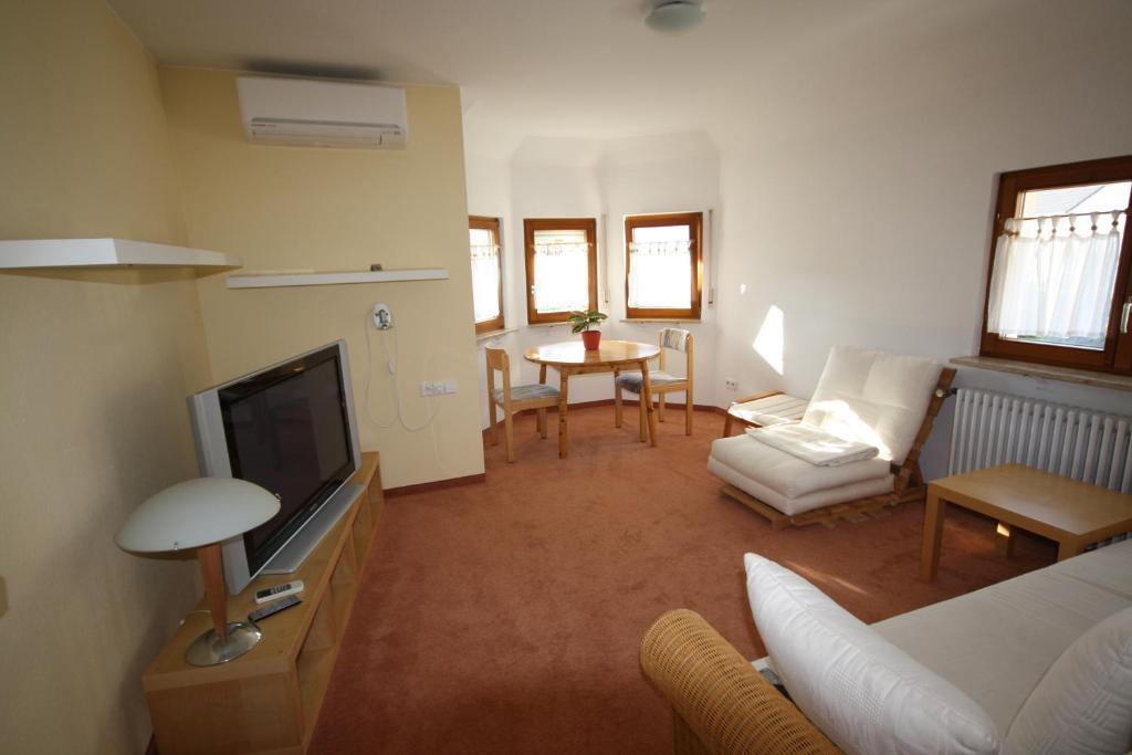 Hirschengarten Hotel Freiburg im Breisgau Room photo