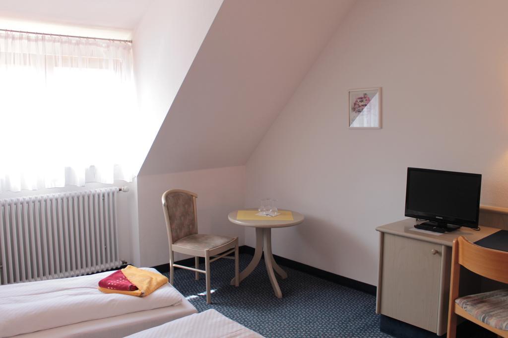Hirschengarten Hotel Freiburg im Breisgau Room photo